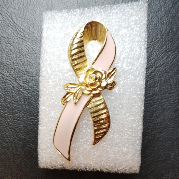Breast Cancer Awareness Pink Ribbon Rose Gold Tone Pin Brooch 1980s Avon - Picture 1 of 6